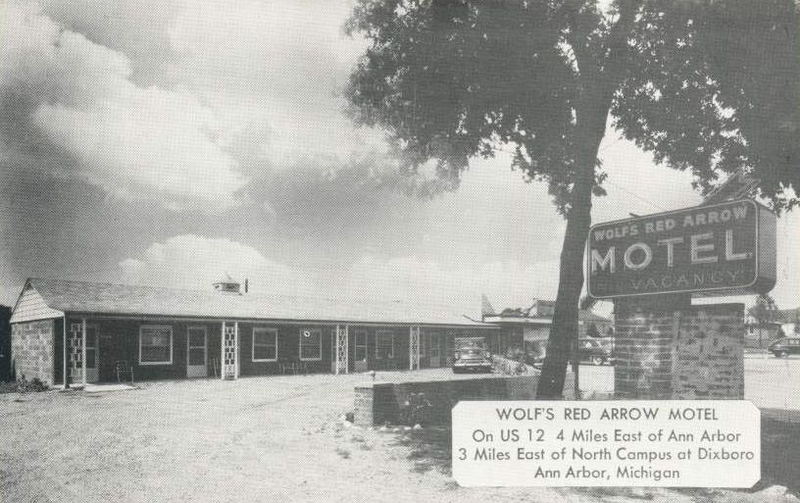 Red Arrow Motel - Old Postcard (newer photo)